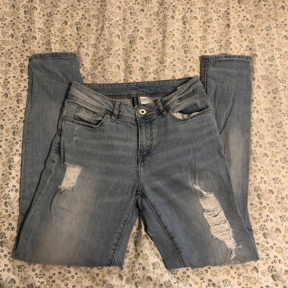 Distressed boyfriend jeans